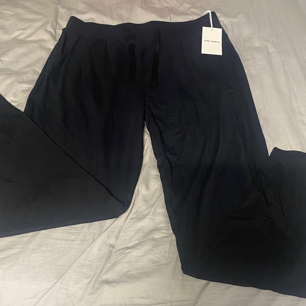Cozy Earth men’s pajama pants in size medium